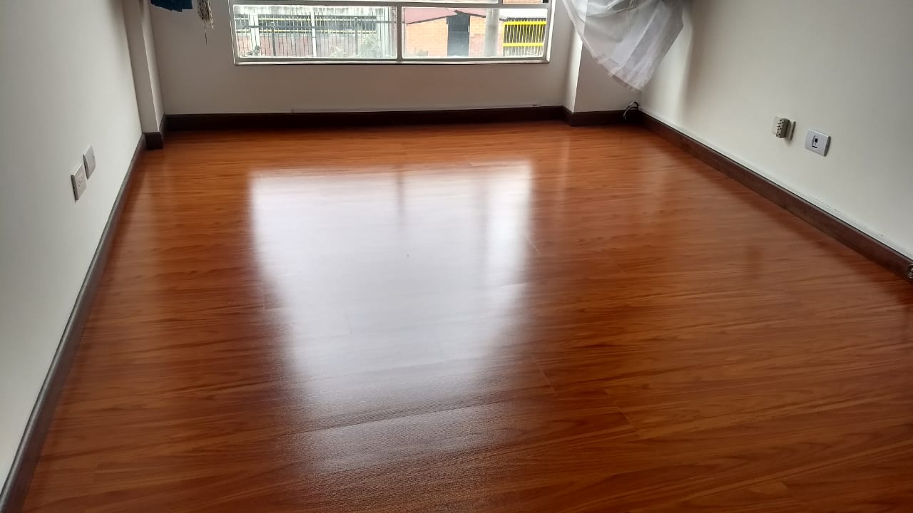 Desmanchado y Sellado de Pisos Laminados en bogota y cundinamarca